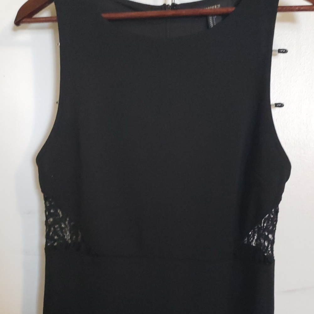 Dress - Picture 3 of 3